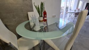 שולחן זכוכית מעוגל – דגם GLASO